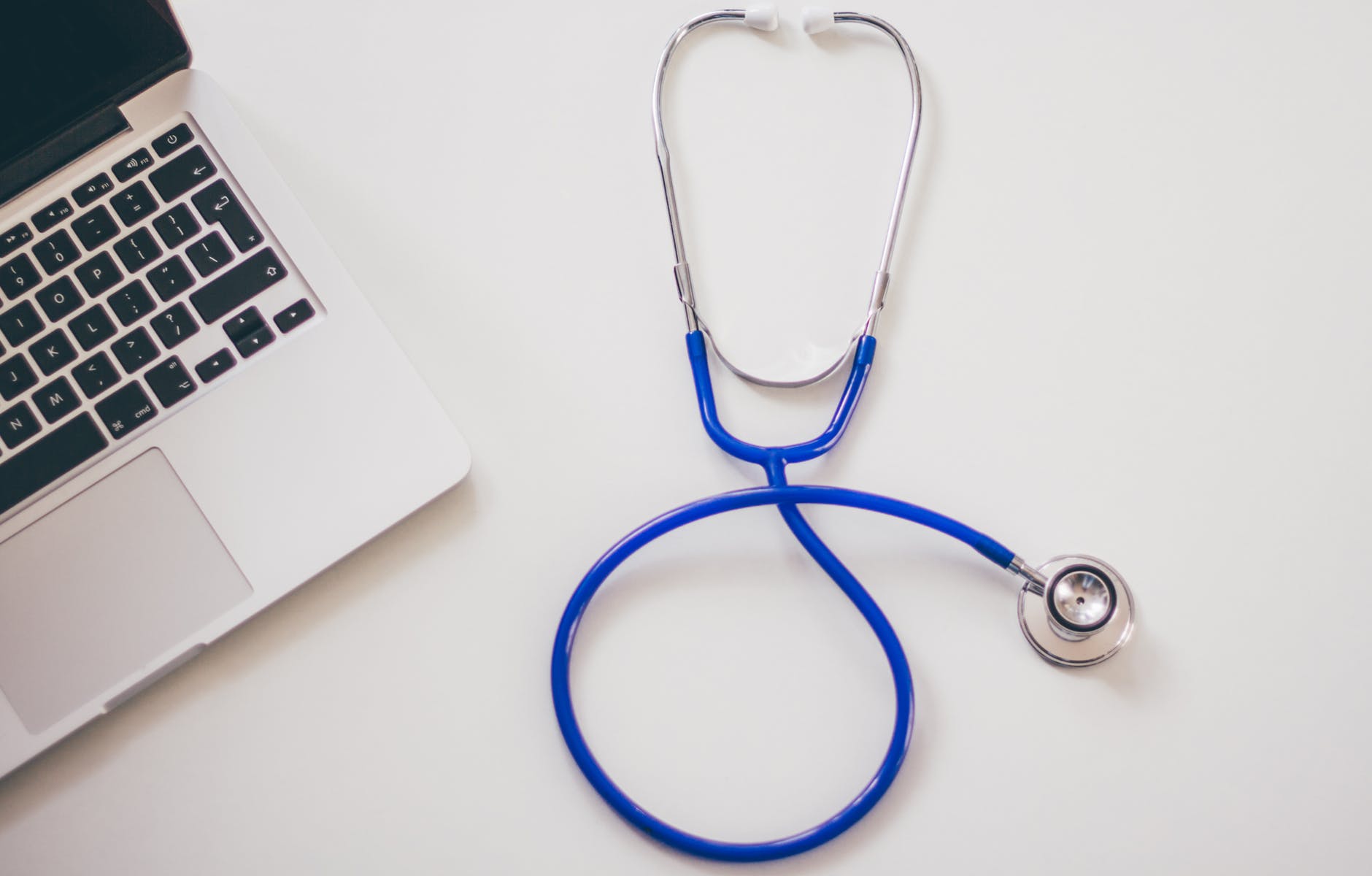 Table ronde : « Stratégie nationale e-santé 2020 : quelles armes face aux GAFAM ? »
