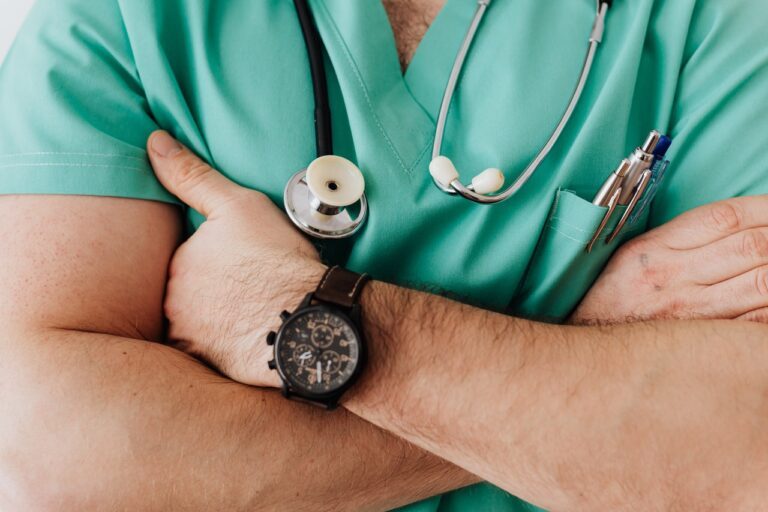 Et si demain les étudiants en médecine devenaient les clients à chasser par les services RH à l’hôpital..?